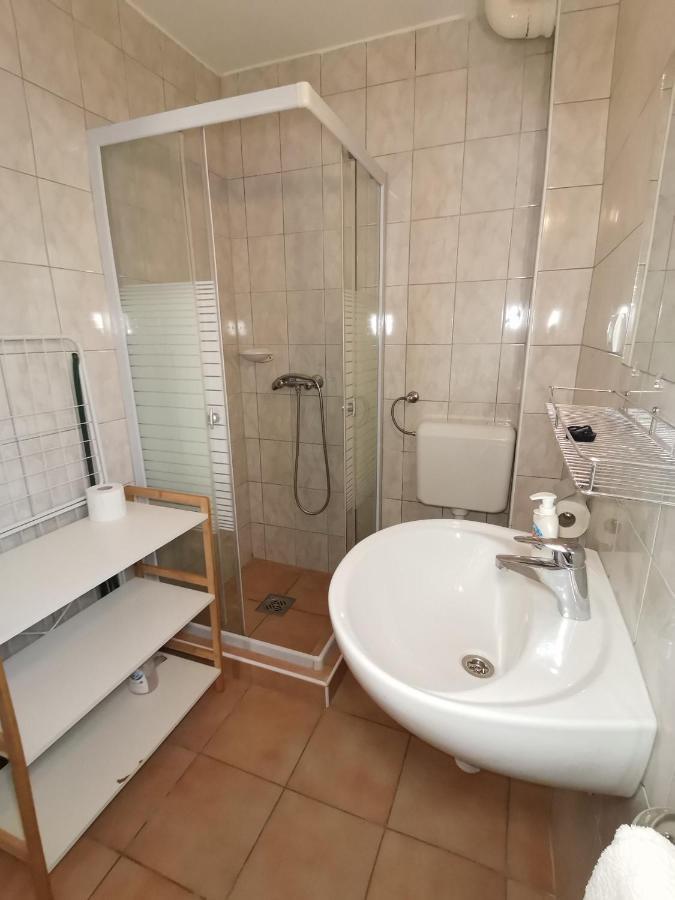 Gyoengyvirag Apartmanhaz Hajdúszoboszló Eksteriør bilde