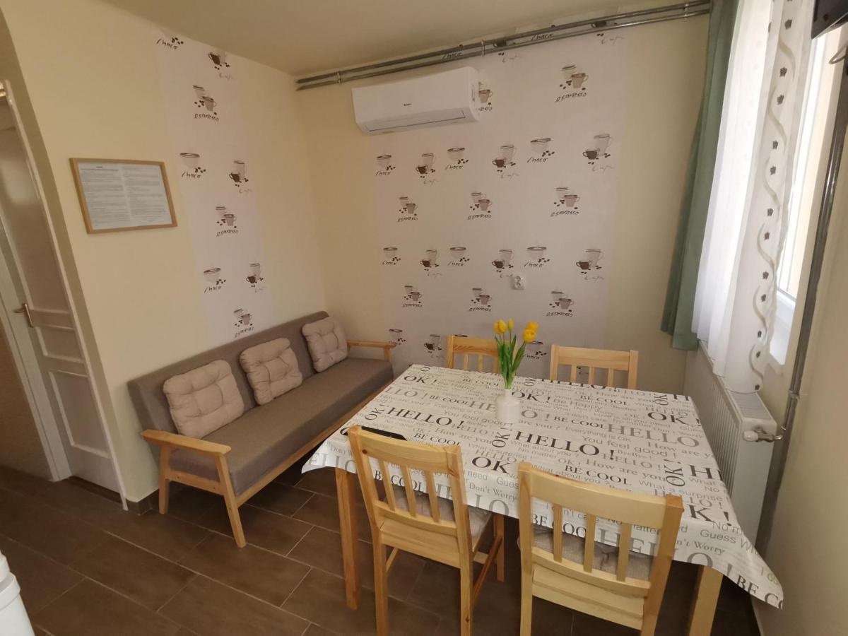 Gyoengyvirag Apartmanhaz Hajdúszoboszló Eksteriør bilde