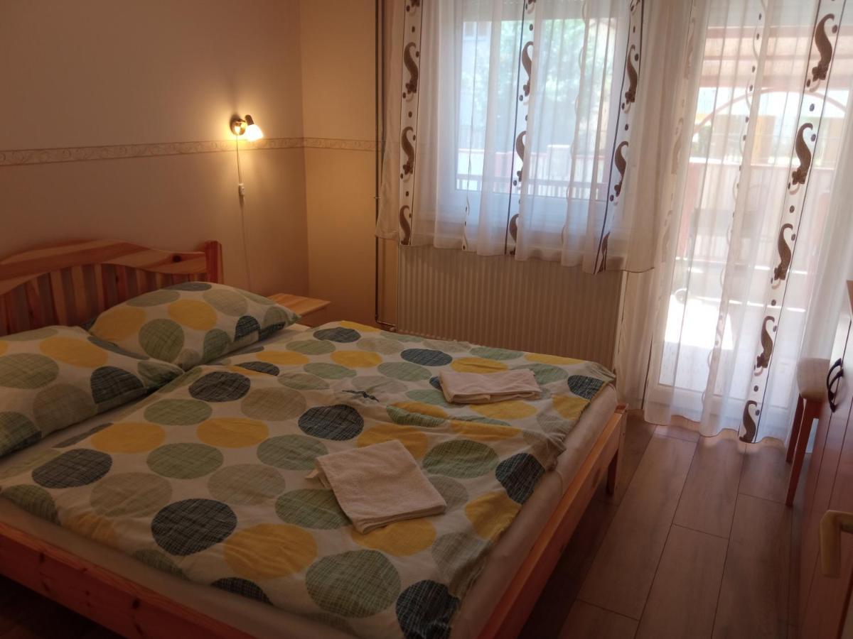 Gyoengyvirag Apartmanhaz Hajdúszoboszló Eksteriør bilde