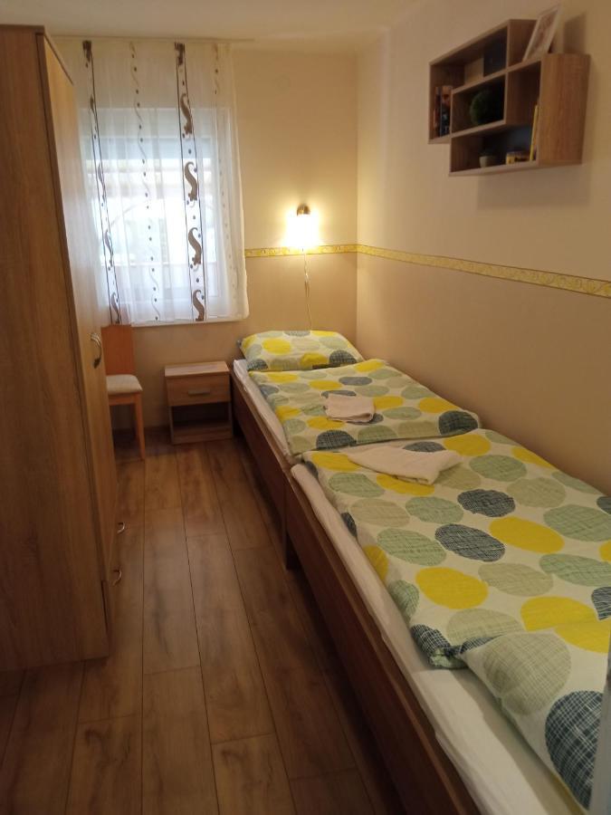 Gyoengyvirag Apartmanhaz Hajdúszoboszló Eksteriør bilde